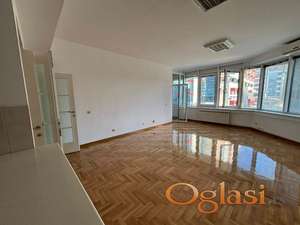 NBG (YU Biznis) – renoviran, svetao,87m2, poslovni prostor